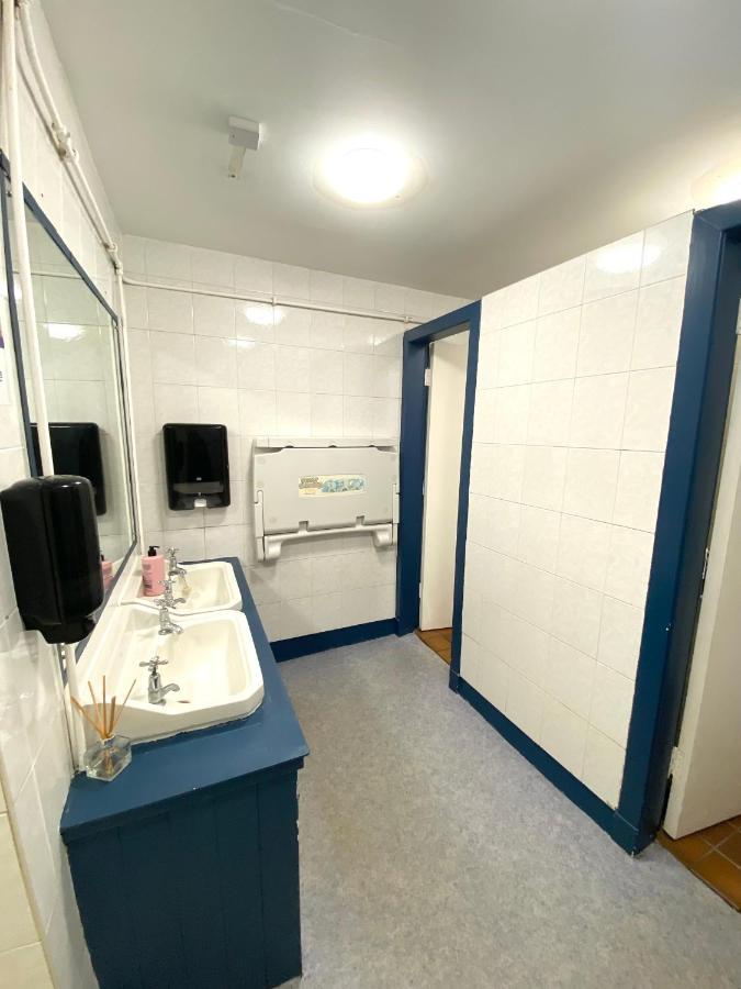 The County Hotel - Self Check-In, Ultra Fast Wi-Fi, Free Parking, Central Location 셀커크 외부 사진