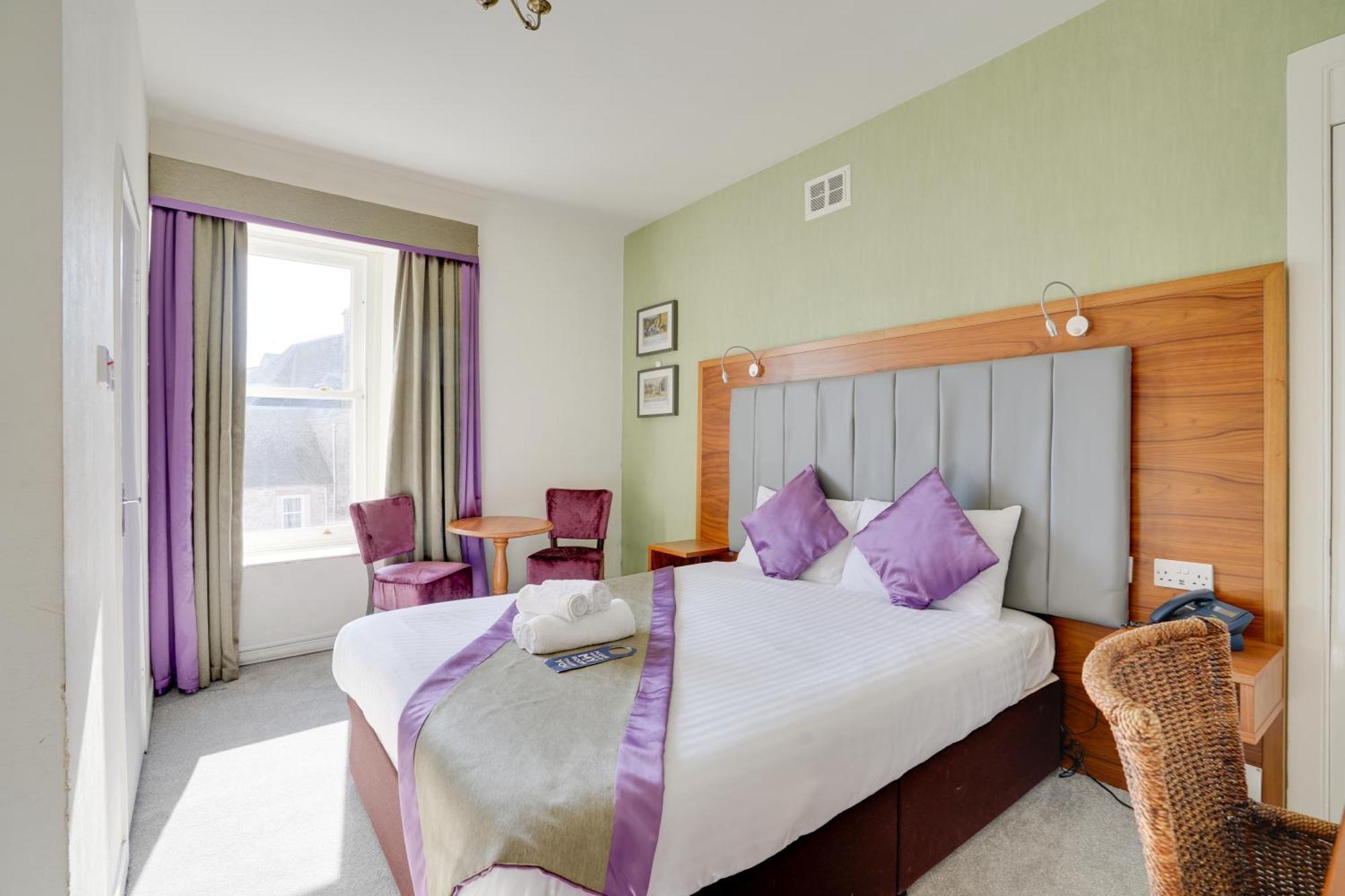 The County Hotel - Self Check-In, Ultra Fast Wi-Fi, Free Parking, Central Location 셀커크 외부 사진