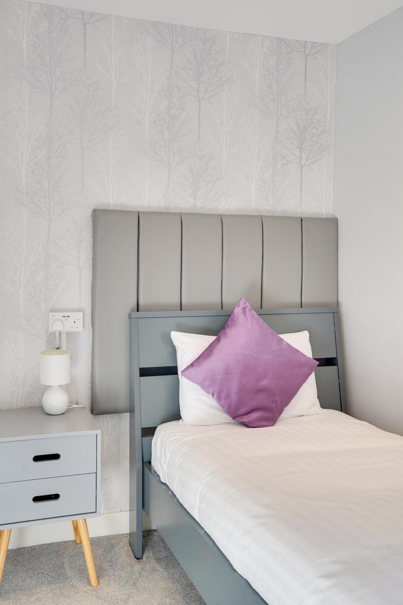 The County Hotel - Self Check-In, Ultra Fast Wi-Fi, Free Parking, Central Location 셀커크 외부 사진