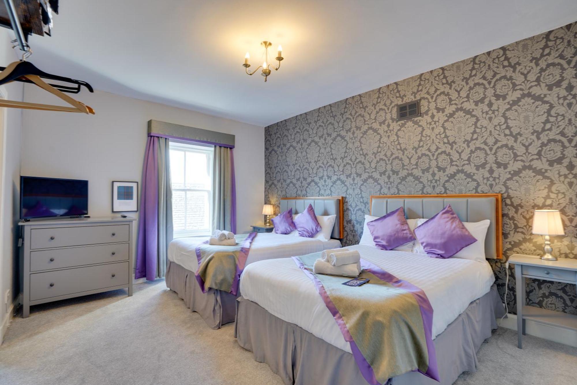 The County Hotel - Self Check-In, Ultra Fast Wi-Fi, Free Parking, Central Location 셀커크 외부 사진