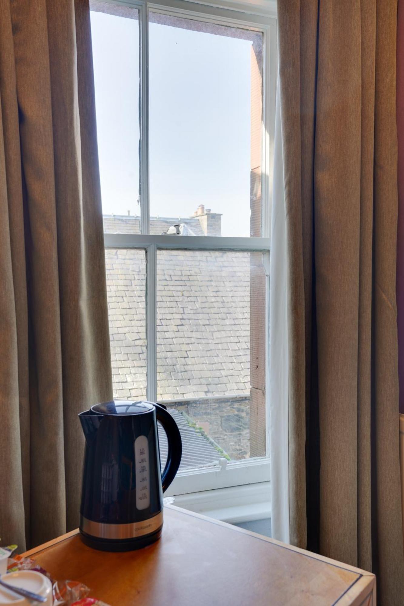 The County Hotel - Self Check-In, Ultra Fast Wi-Fi, Free Parking, Central Location 셀커크 외부 사진