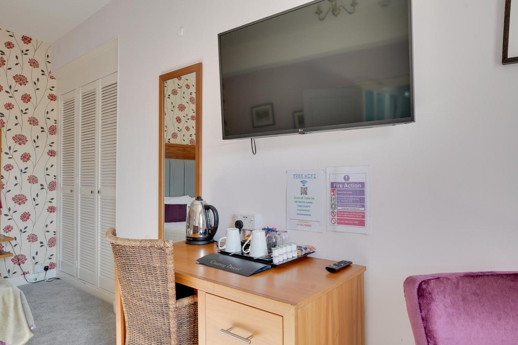 The County Hotel - Self Check-In, Ultra Fast Wi-Fi, Free Parking, Central Location 셀커크 외부 사진