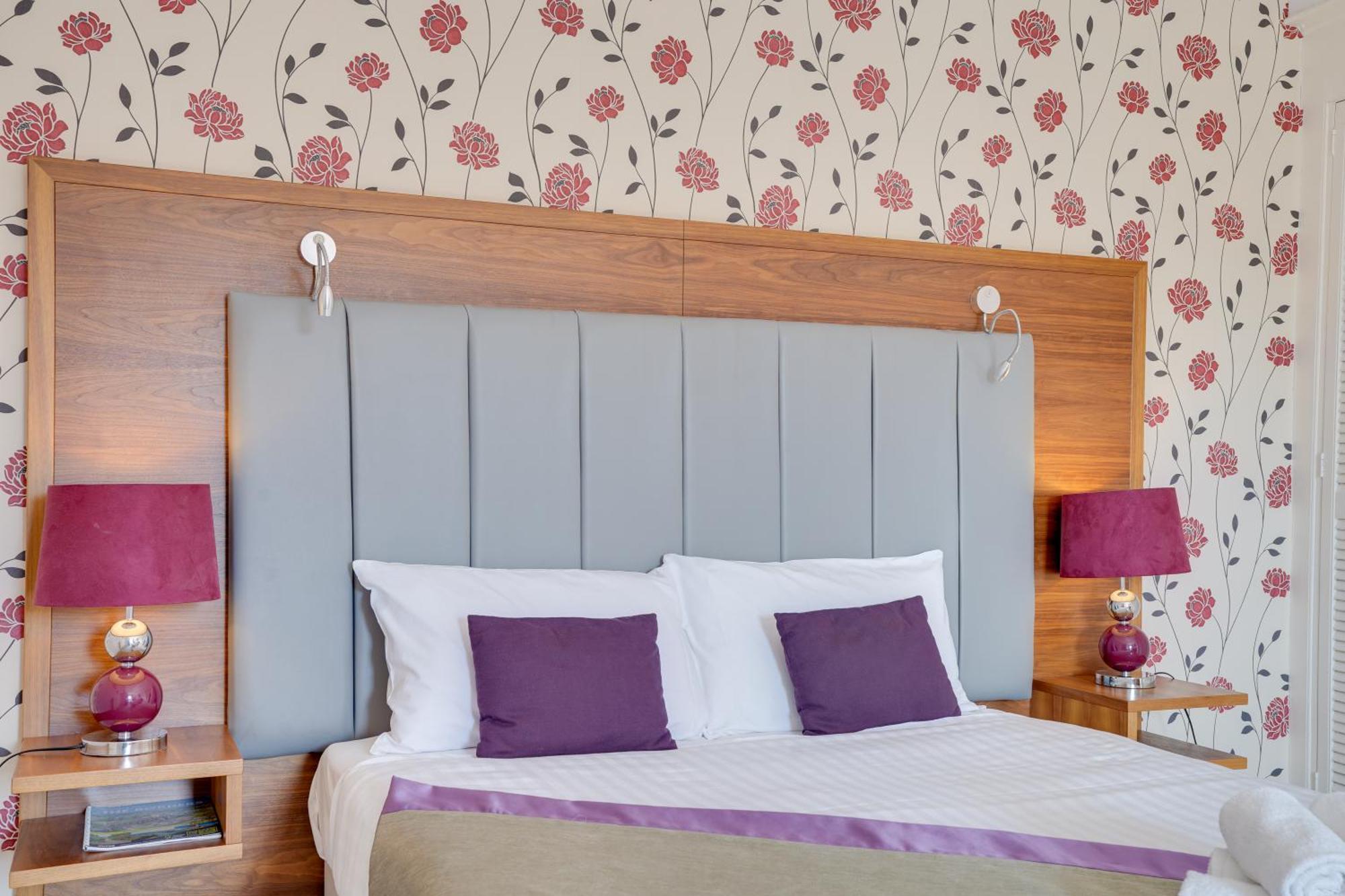 The County Hotel - Self Check-In, Ultra Fast Wi-Fi, Free Parking, Central Location 셀커크 외부 사진